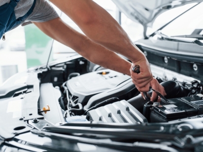 ¿Cuándo cambiar la batería de un coche?